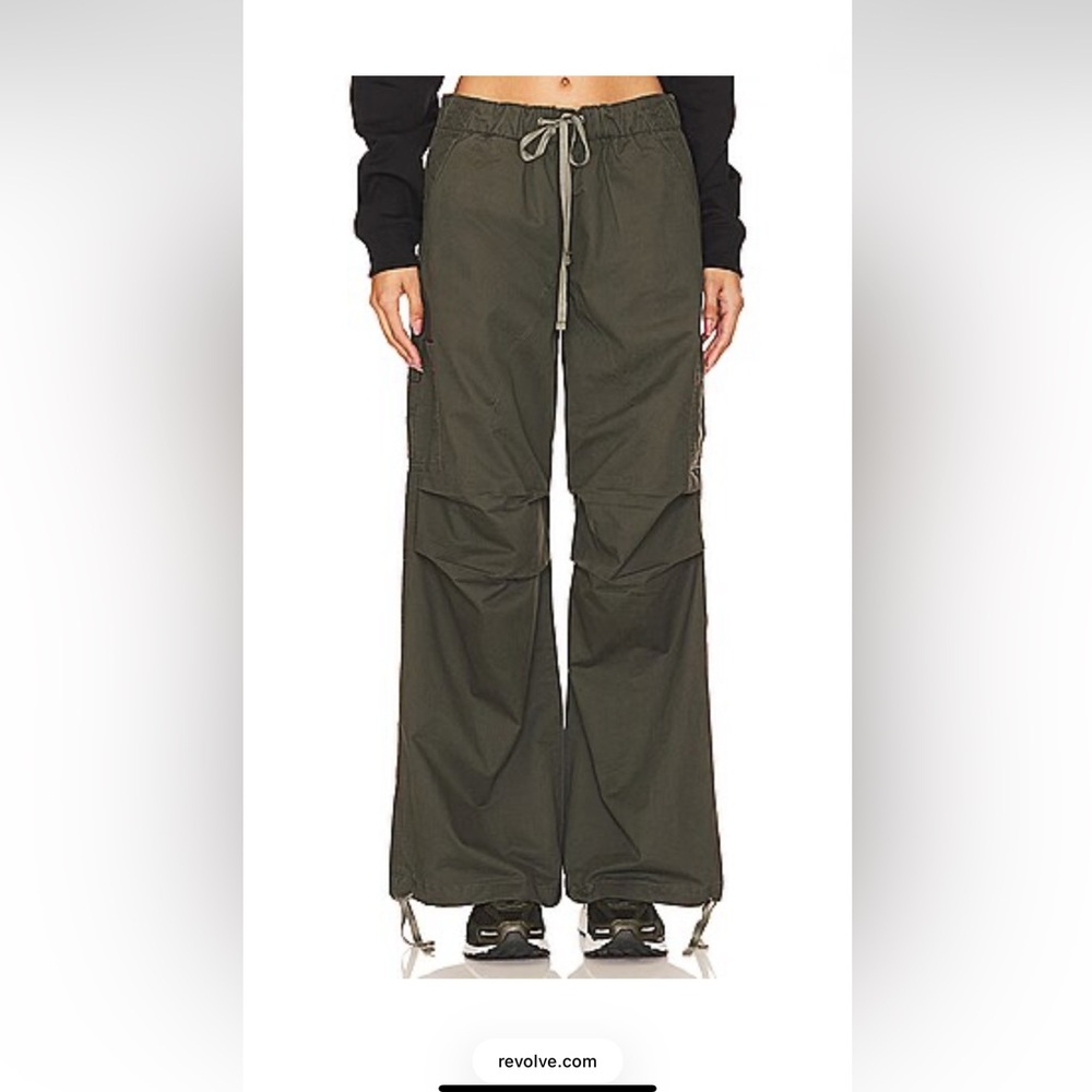 Raylee Cargo Pant in Army Green
SUPERDOWN
Color: Army Green